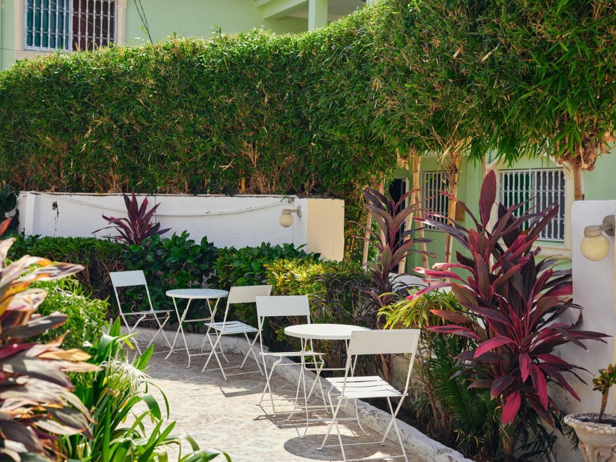 Pelican Residence Fajara Exterior photo