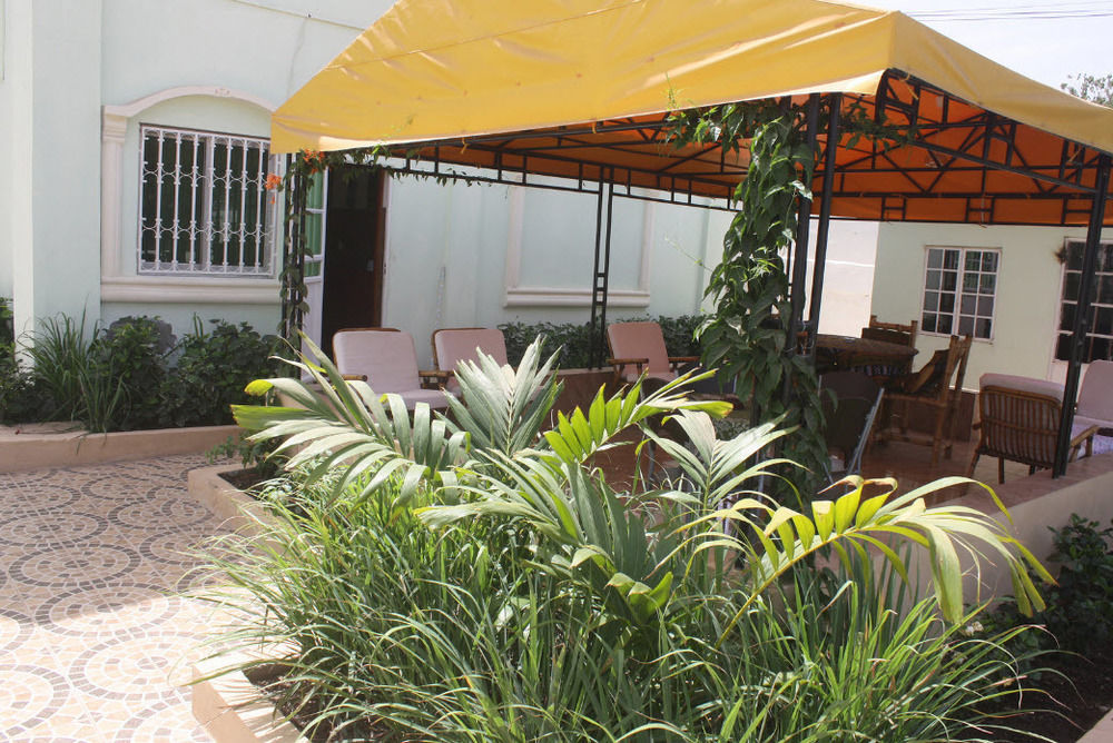 Pelican Residence Fajara Exterior photo